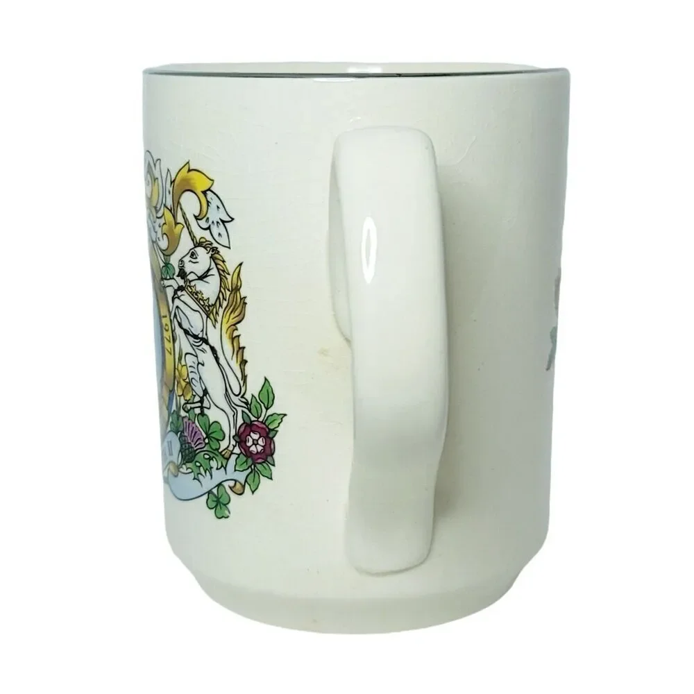 Queen Elizabeth II Silver Jubilee 1952 1977 Cup‎ Coffee Tea Mug Vintage READ